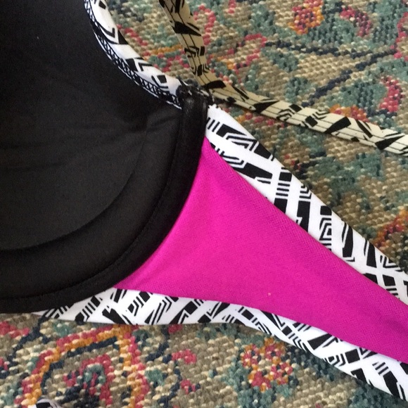 Floral Bikini - Picture 8 of 13